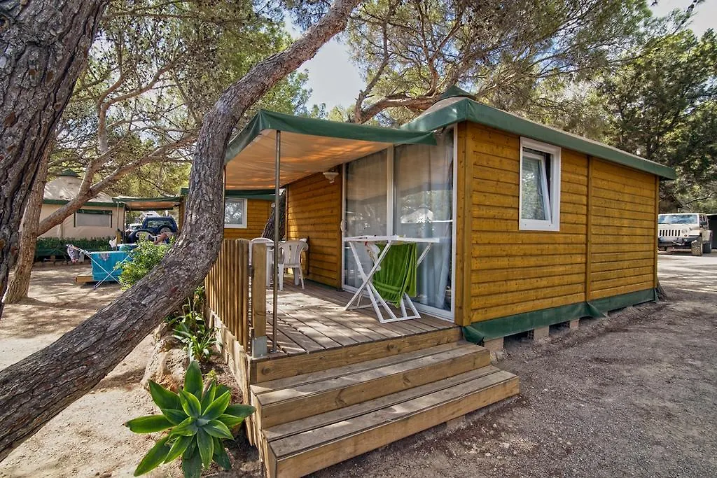 אתר קמפינג Es Cana Camping Cala Nova